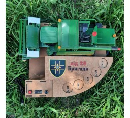 Наливатор BORO "Комбайнер" John Deere під 5 чарок з вбудованим акумулятором та надписом