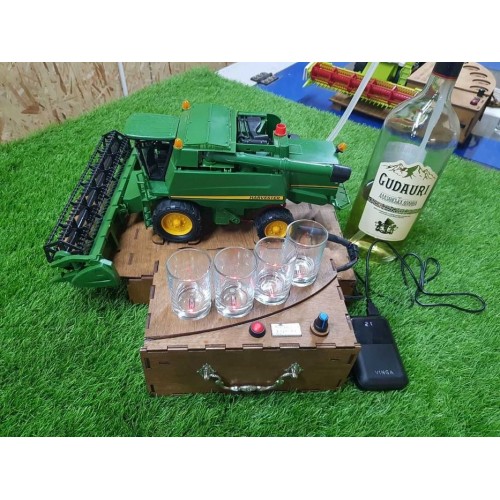 Наливатор BORO "Комбайнер" CLAAS-MINI под 4 рюмки со встроенным аккумулятором и надписью