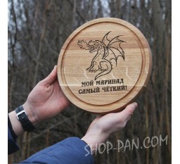 Кухонная доска с гравировкой.