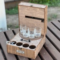 Наливатор для напитков со встроенным аккумулятором.