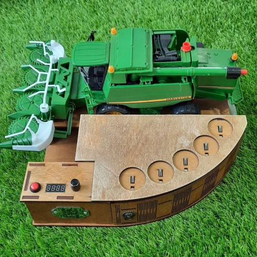 Наливатор BORO "Комбайнер" John Deere под 5 рюмок встроенным аккумулятором